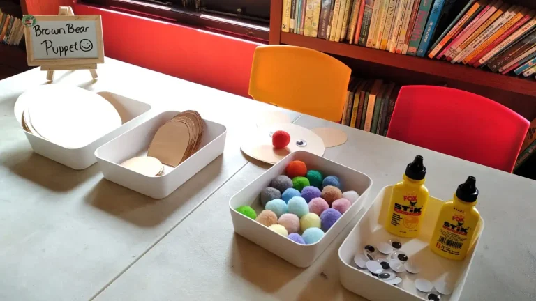 menggunakan bahan daur ulang untuk dekorasi acara